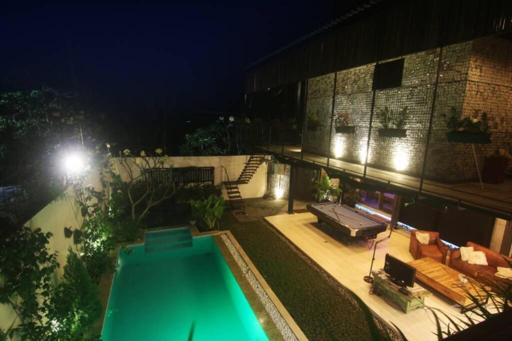 יוגיאקרטה Villa Amalura I מראה חיצוני תמונה