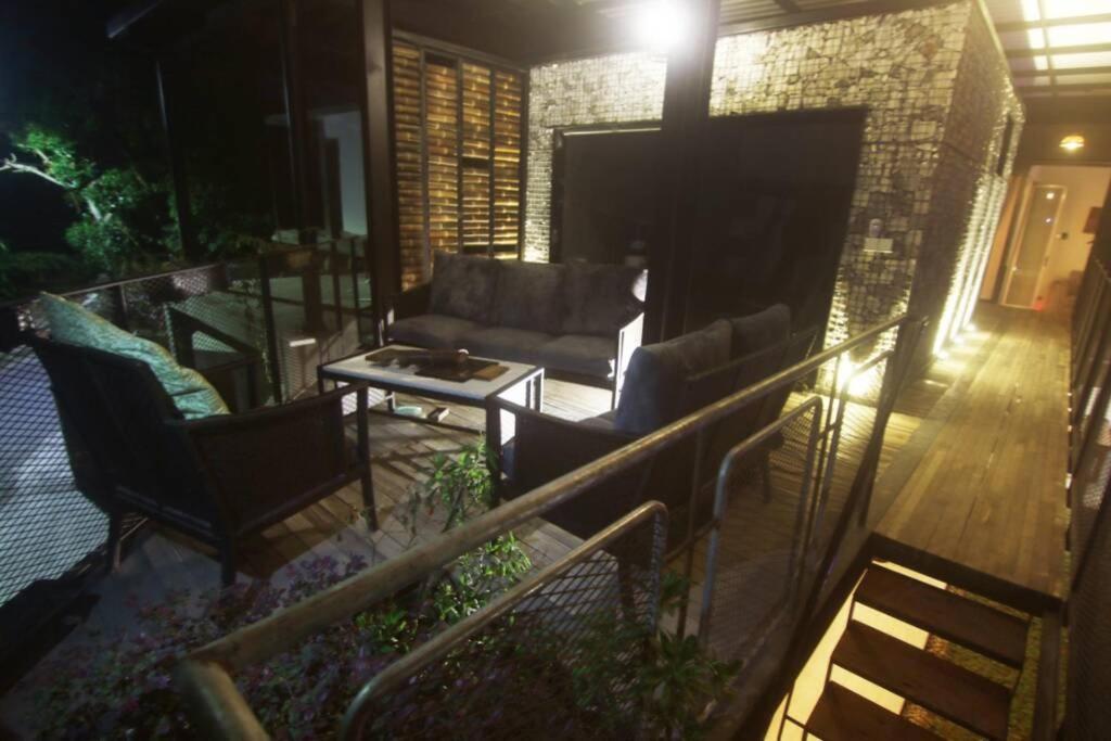יוגיאקרטה Villa Amalura I מראה חיצוני תמונה